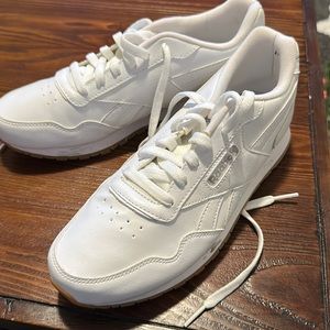 Women’s rebook sneakers size 8